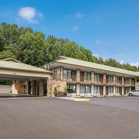Quality Inn & Suites Mt Chalet Clayton Esterno foto