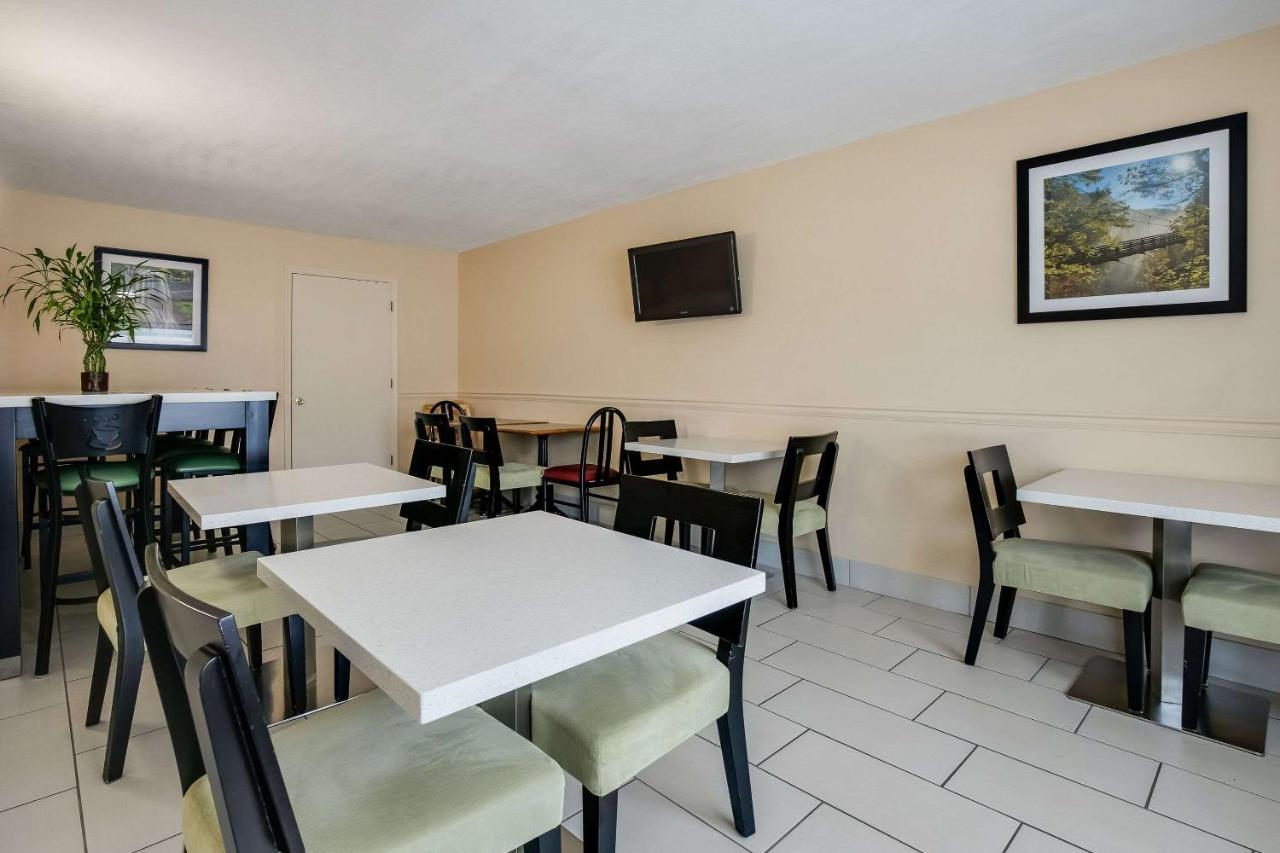 Quality Inn & Suites Mt Chalet Clayton Esterno foto