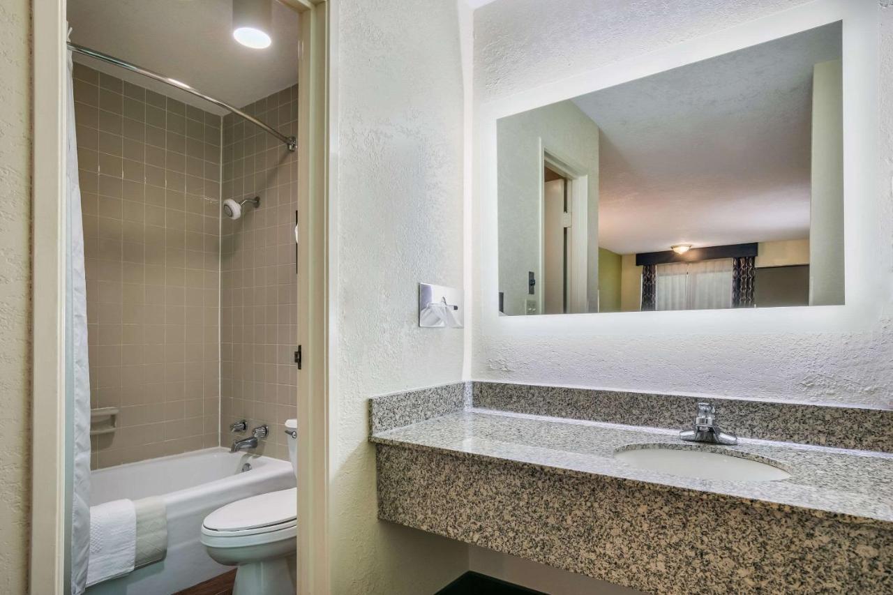 Quality Inn & Suites Mt Chalet Clayton Esterno foto
