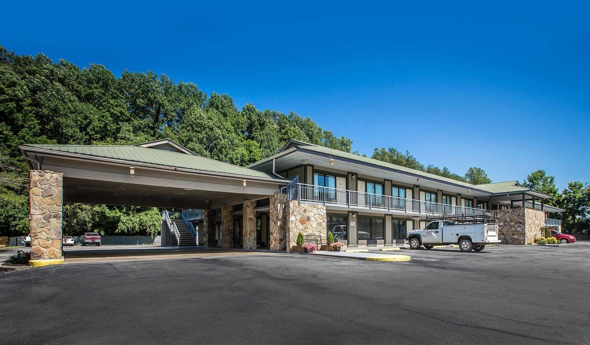 Quality Inn & Suites Mt Chalet Clayton Esterno foto